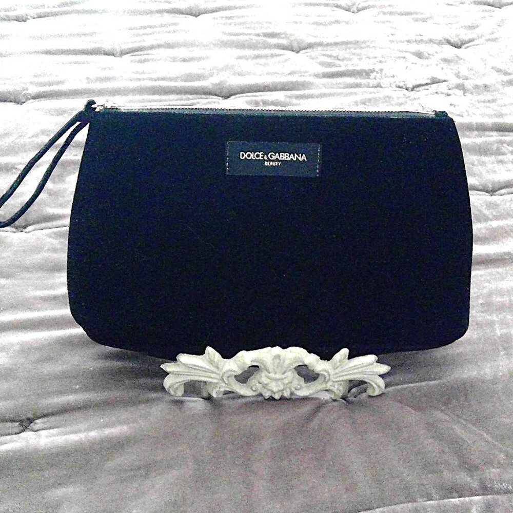 New Dolce & Gabbana Black Velvet Makeup Case Zip Cosmetic Bag Gold Sparkle Logo